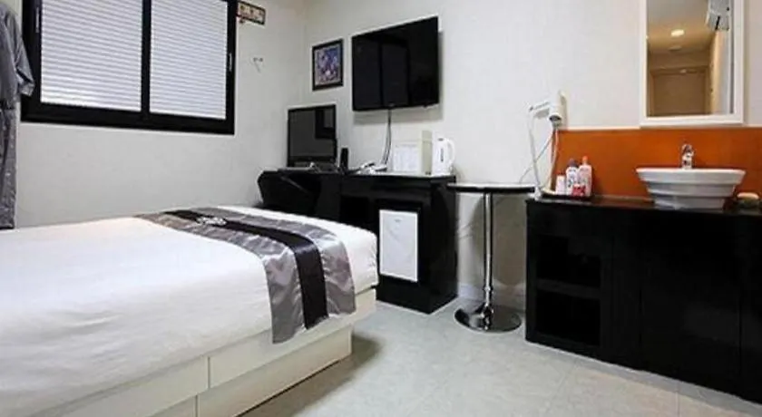 Novalus Tourist Hotel
