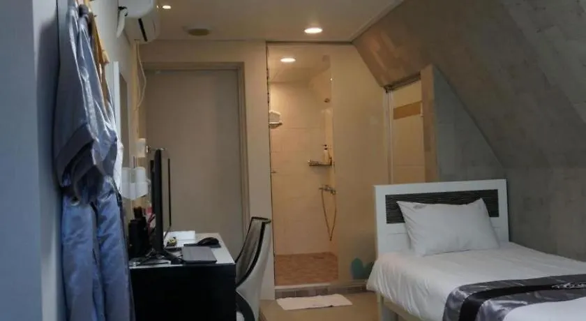 Novalus Tourist Hotel