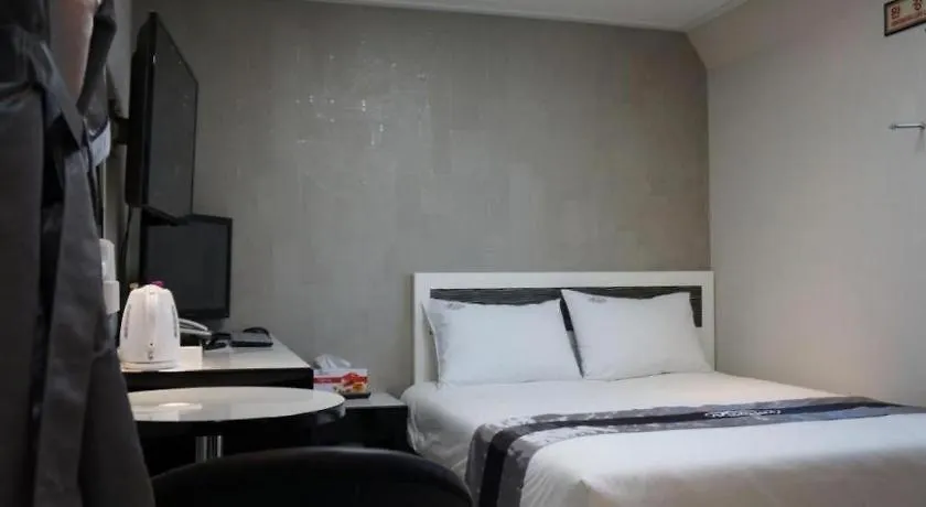 Novalus Tourist Hotel Motel