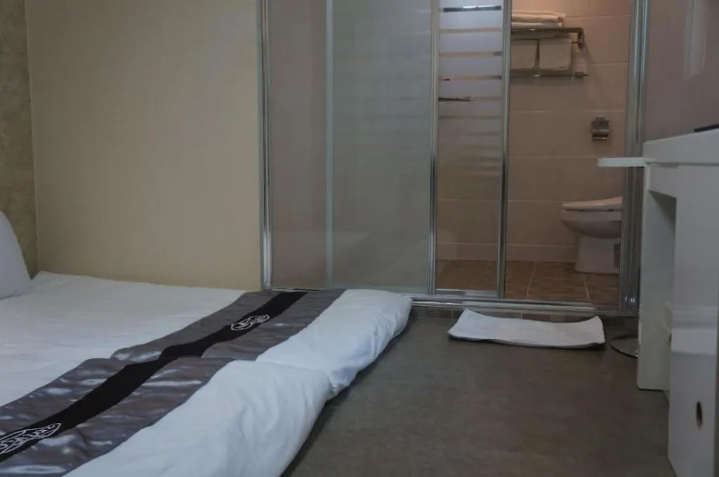 Novalus Tourist Hotel
